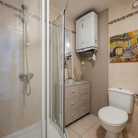 La - - Face à La - Climatisation Appartamento *